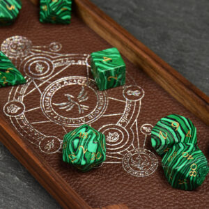 The lid of the rupee hex chest dice box can be used as a dice rolling tray.